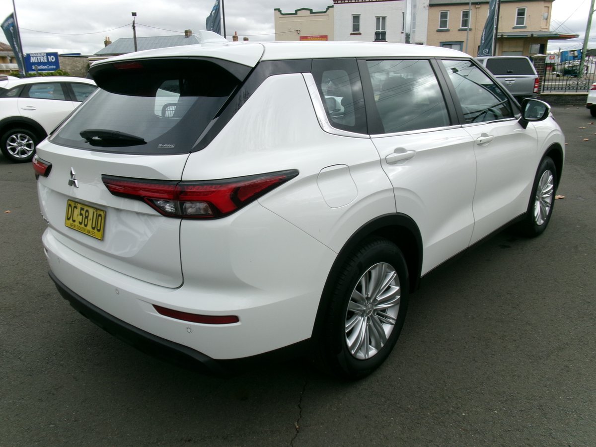 2021 MITSUBISHI OUTLANDER ES 5 SEAT (AWD) ZM MY22 image 8