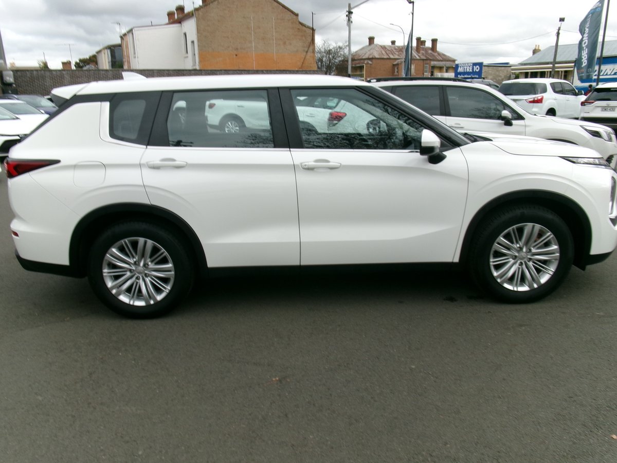 2021 MITSUBISHI OUTLANDER ES 5 SEAT (AWD) ZM MY22 image 9