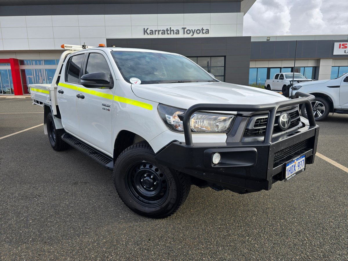 2022 Toyota Hilux SR Glacier White