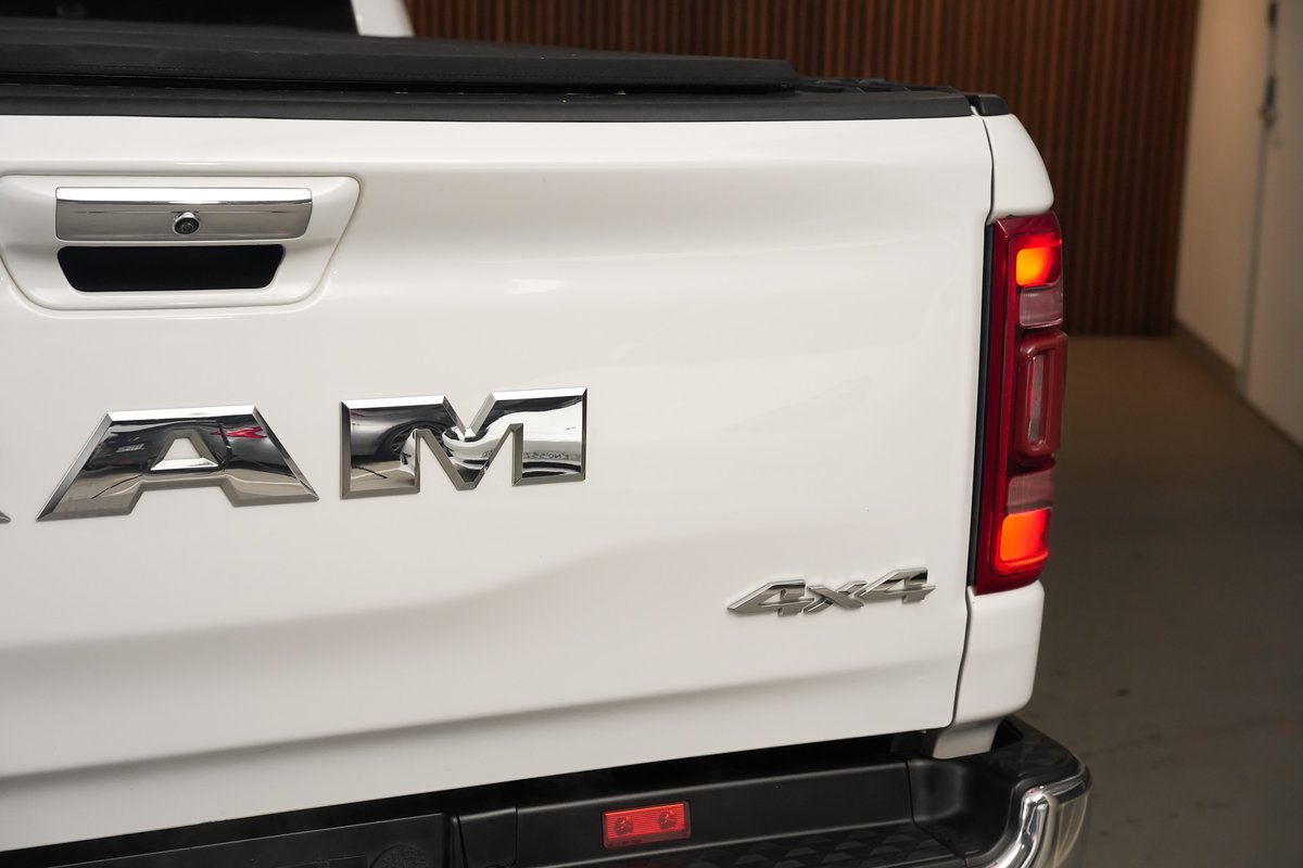 2022 RAM 1500 Laramie RamBox DT MY22 4X4 Dual Range image 30