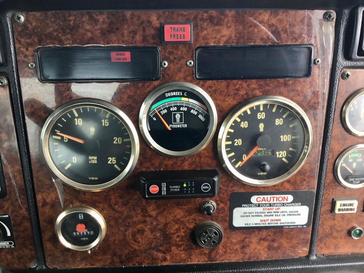 2004 Kenworth T950 Tradition 2X Cummins Detroitt $145000+Gst T950 TRADITION image 15