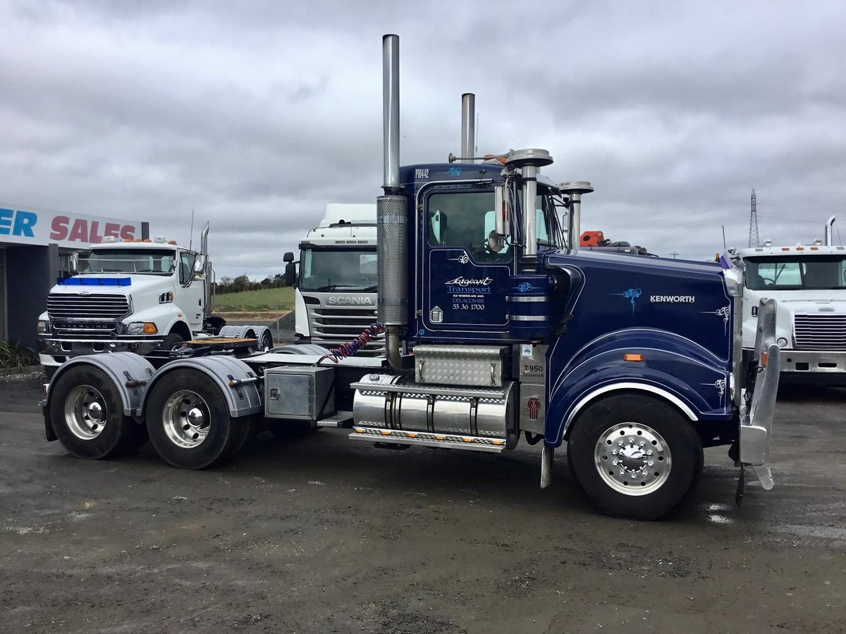2004 Kenworth T950 Tradition 2X Cummins Detroitt $145000+Gst T950 TRADITION image 33