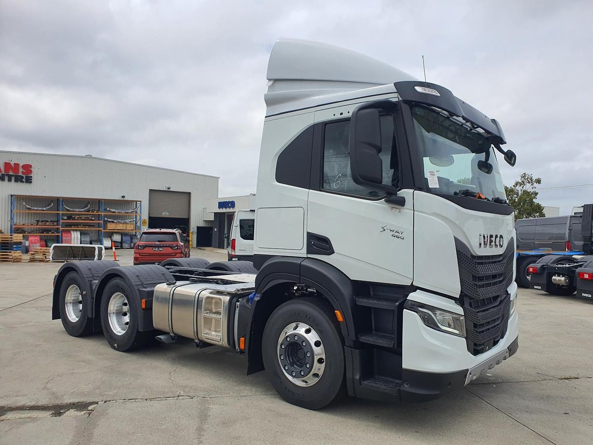 2024 Iveco S-Way AT600 image 12