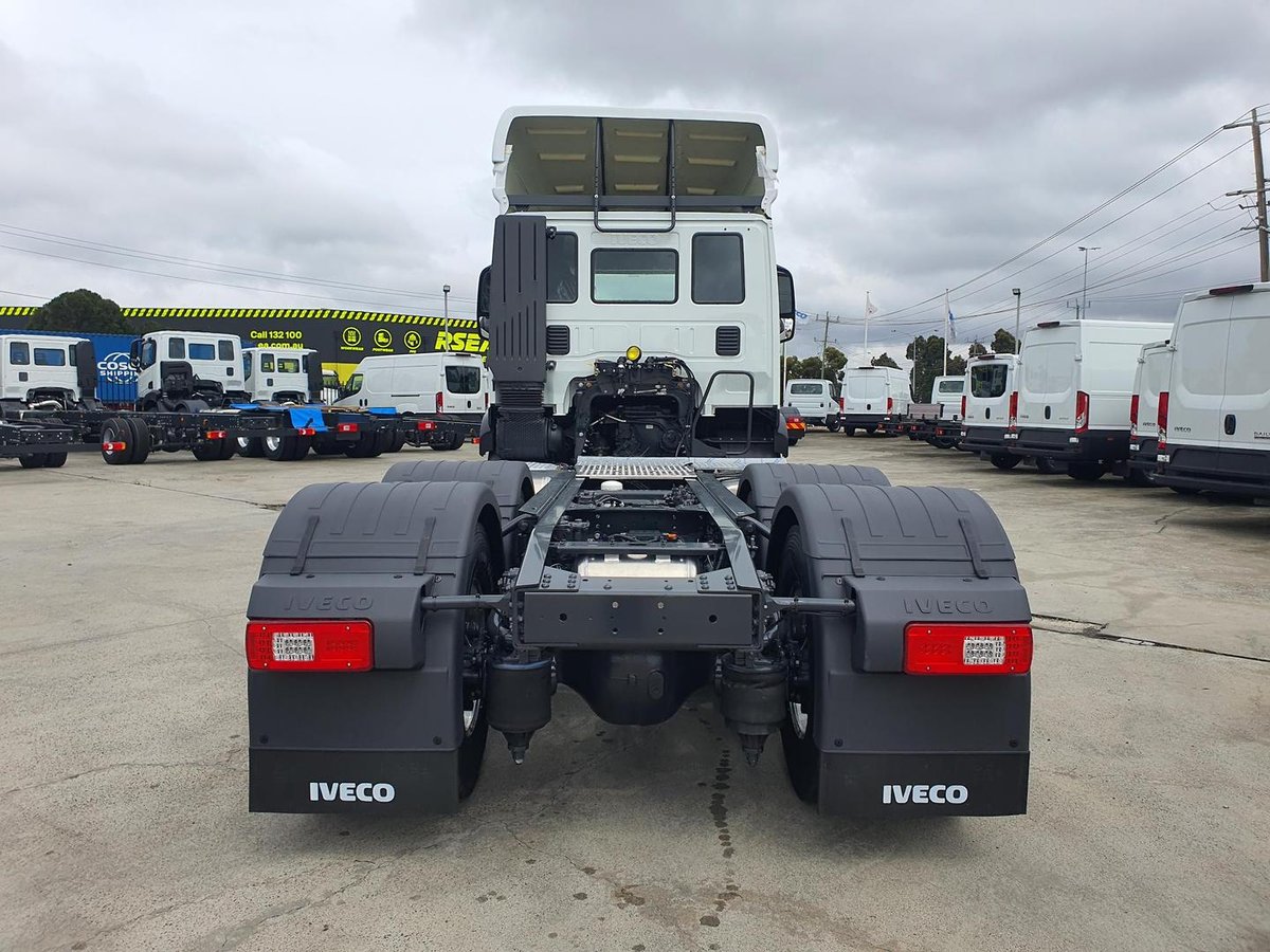 2024 Iveco S-Way AT600 image 11