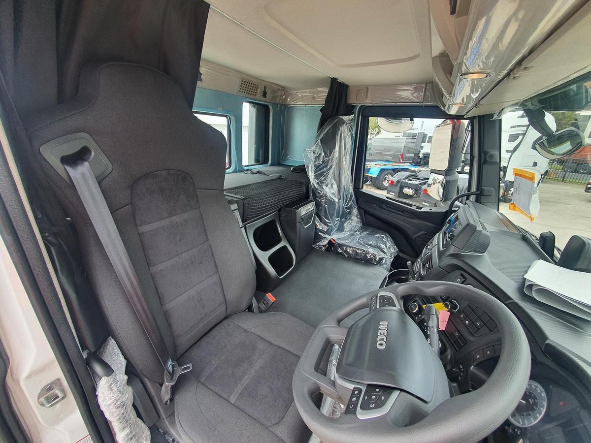 2024 Iveco S-Way AT600 image 26