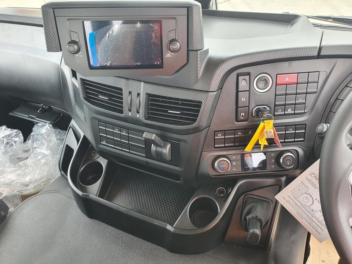 2024 Iveco S-Way AT600 image 27