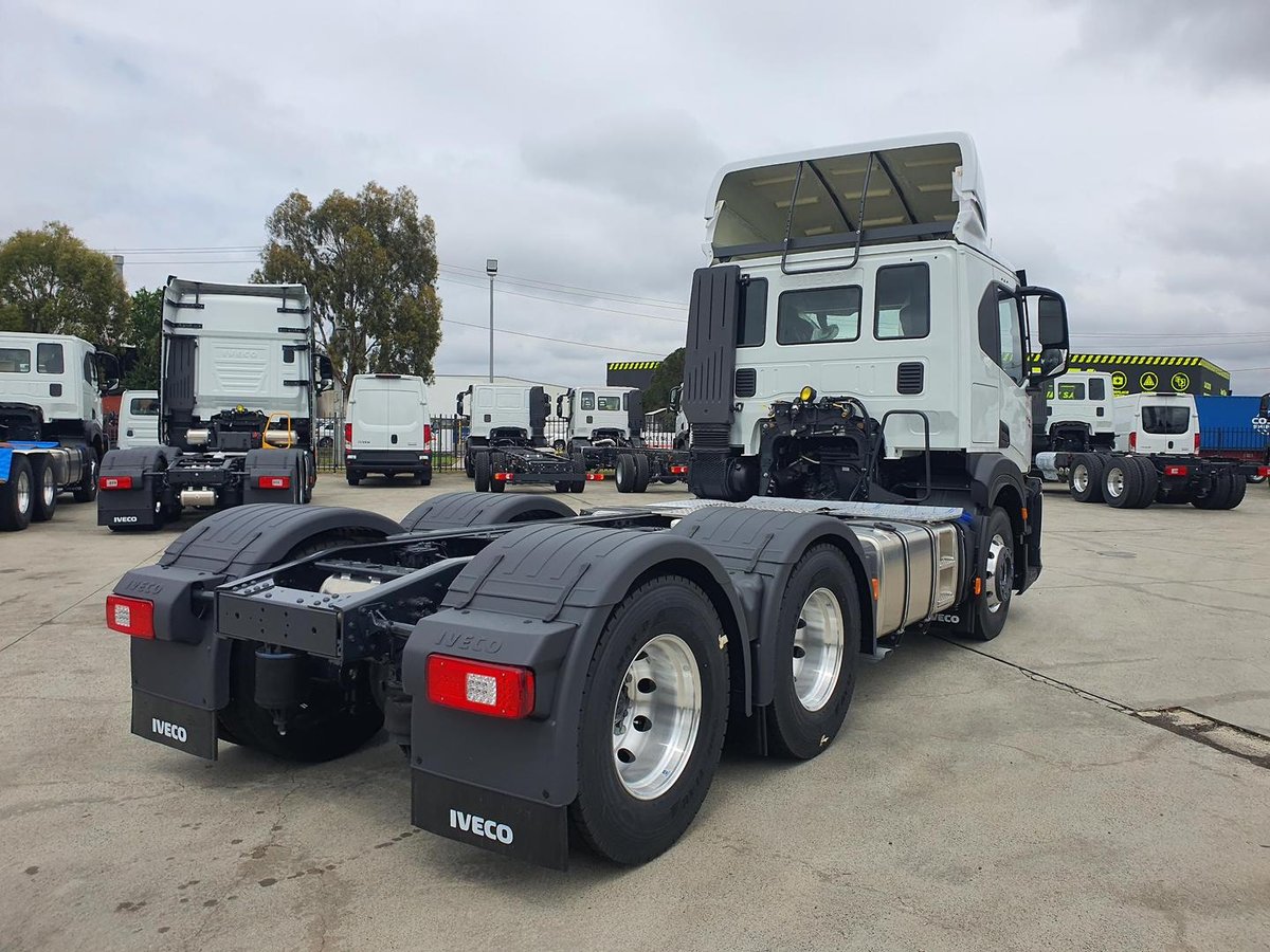 2024 Iveco S-Way AT600 image 10