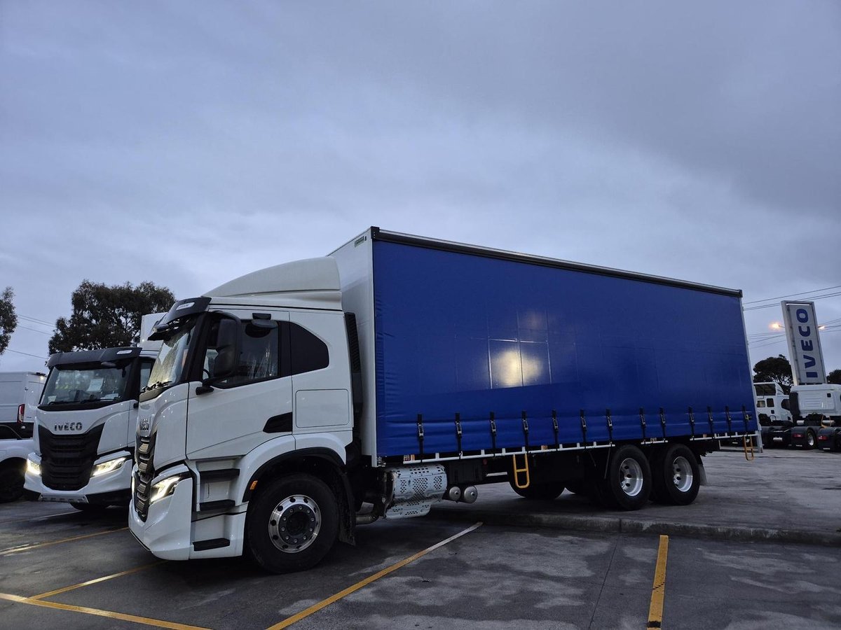 2026 Iveco S-Way AT230 image 5