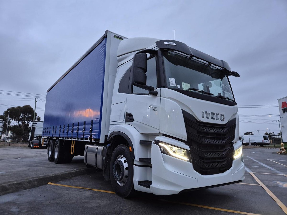 2026 Iveco S-Way AT230 image 16