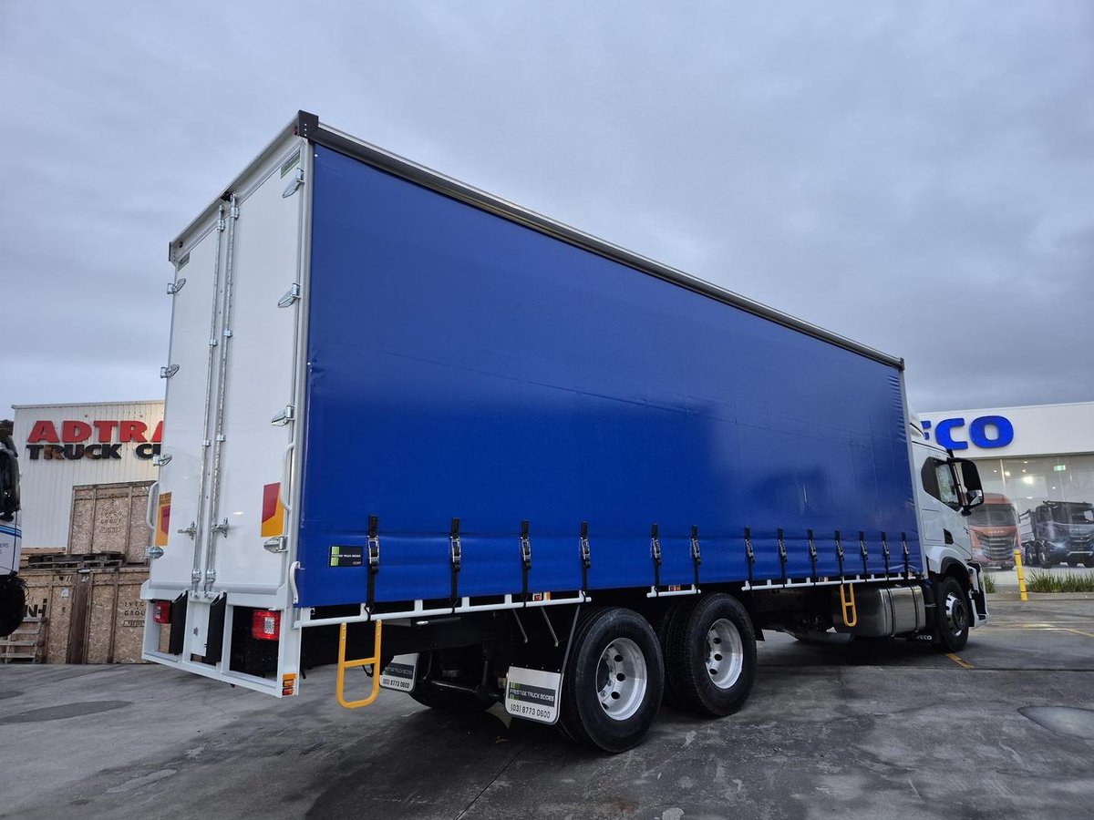 2026 Iveco S-Way AT230 image 13