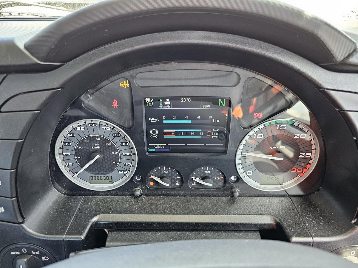 2026 Iveco S-Way AT230 image 38