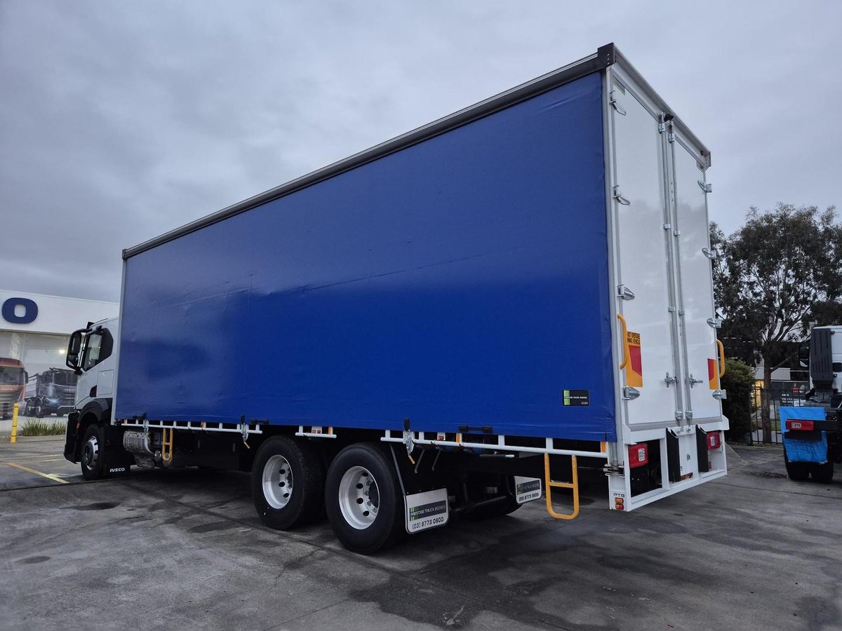 2026 Iveco S-Way AT230 image 19