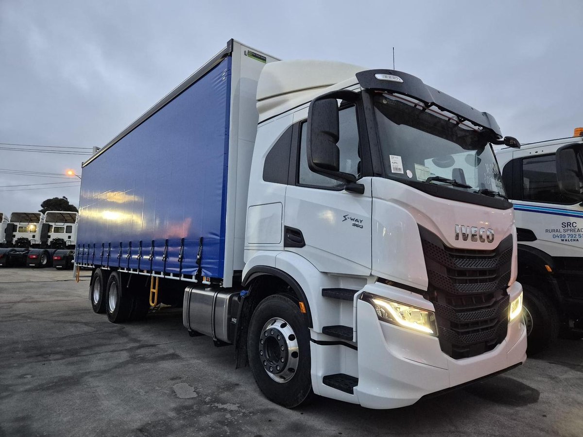 2026 Iveco S-Way AT230 image 6
