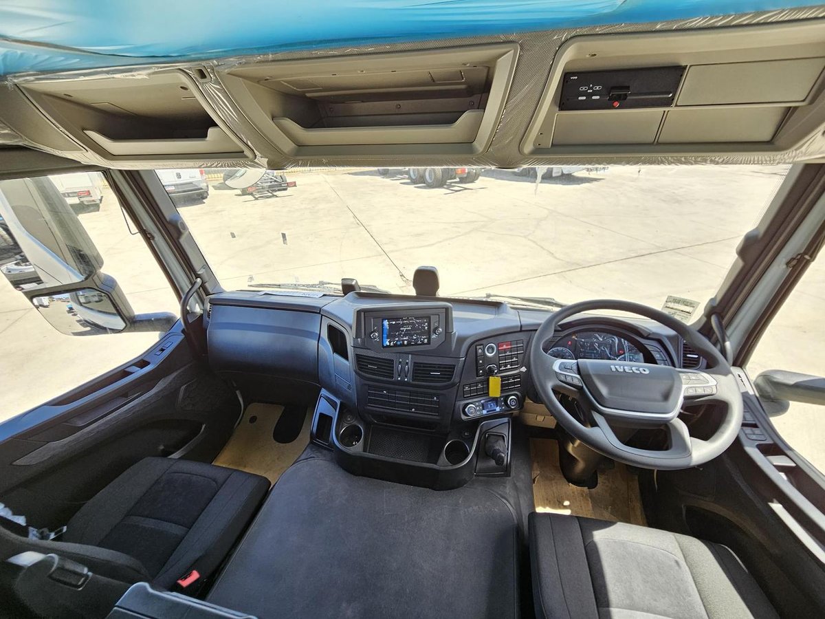 2026 Iveco S-Way AT230 image 28
