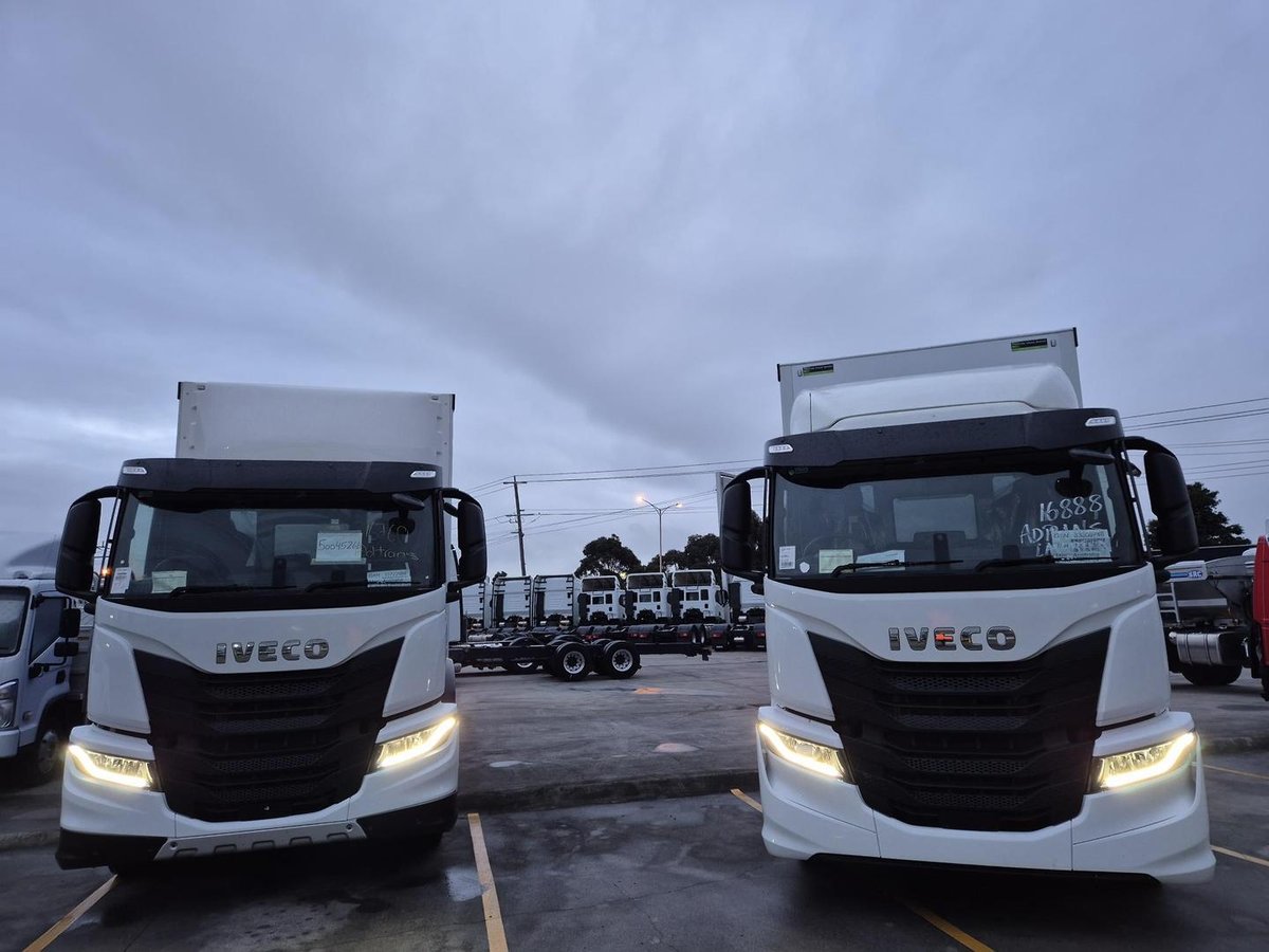 2026 Iveco S-Way AT230 image 17