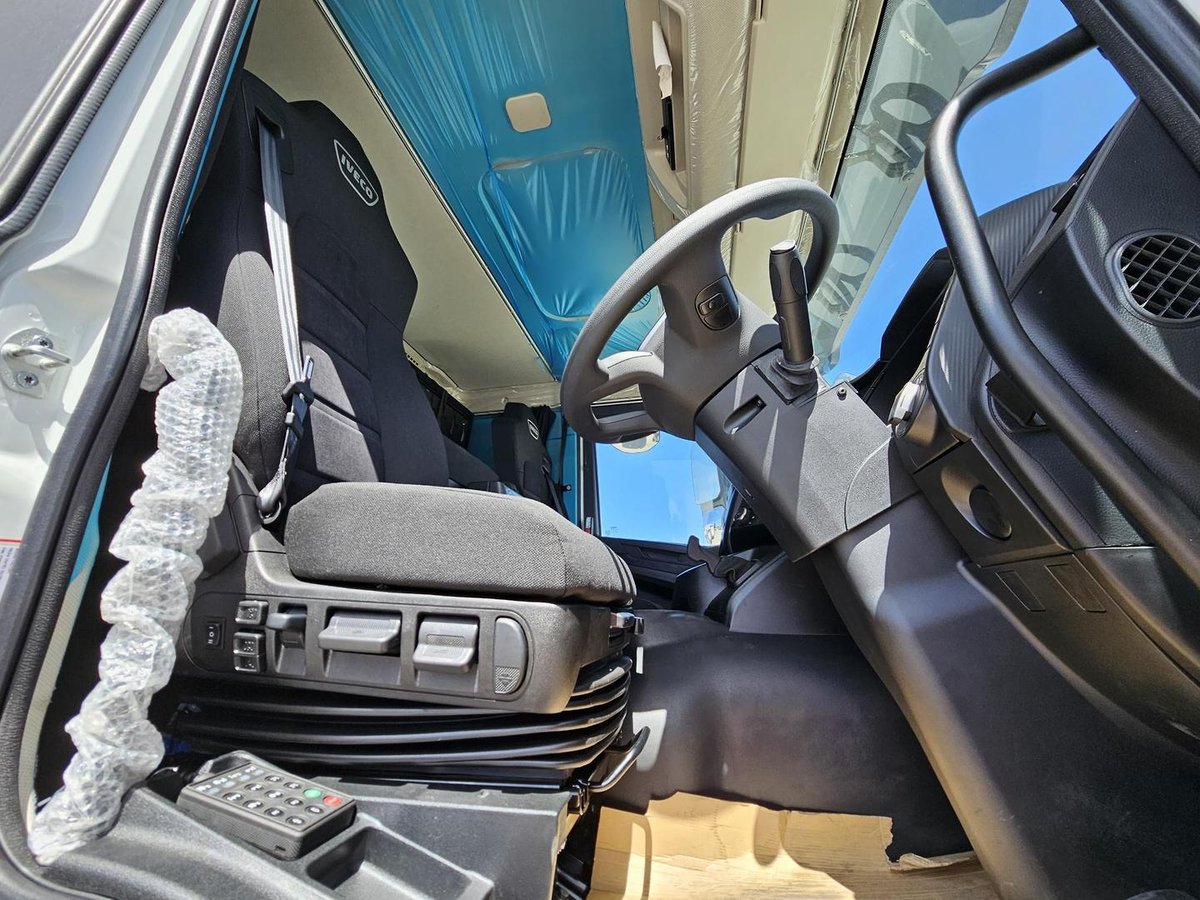 2026 Iveco S-Way AT230 image 31