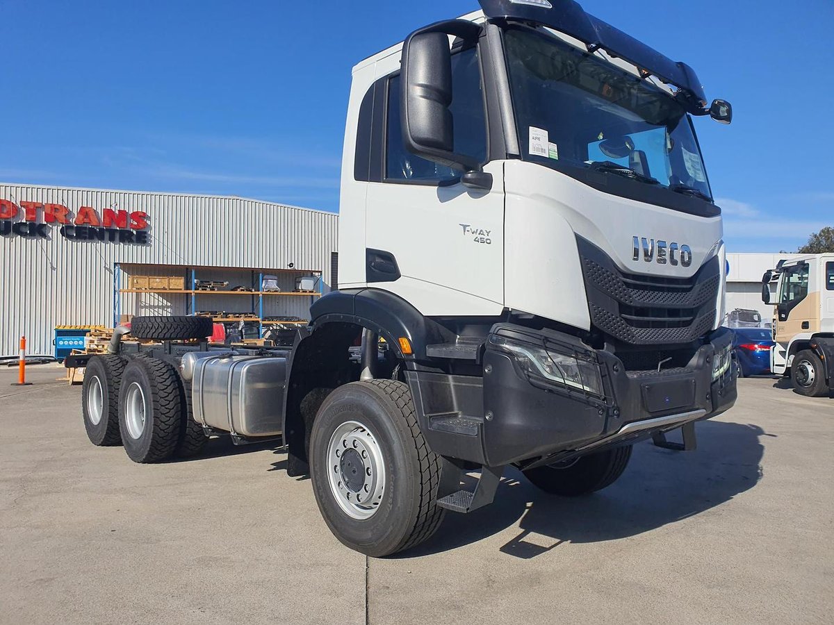 2026 Iveco T-Way image 6
