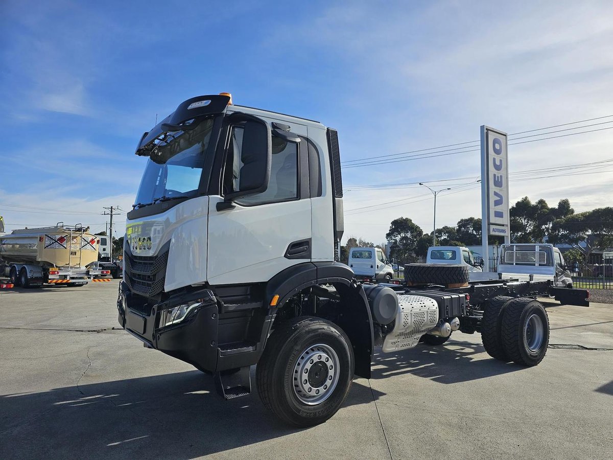 2026 Iveco T-Way image 3