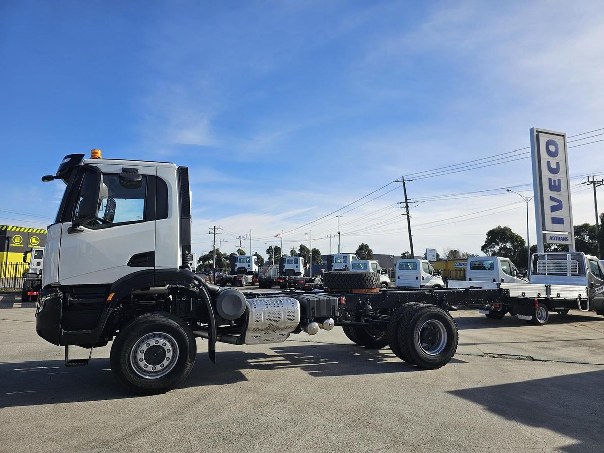 2026 Iveco T-Way image 4