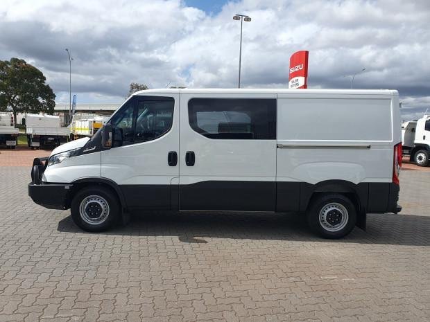 2021 Iveco Daily 35S17 image 14