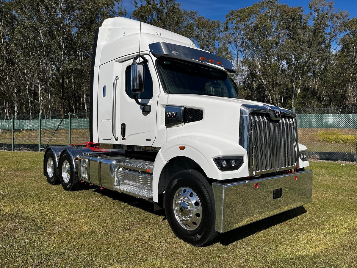 2024 Western Star 600Hp Auto With 36 And 48 Inch Bunk Options 106T