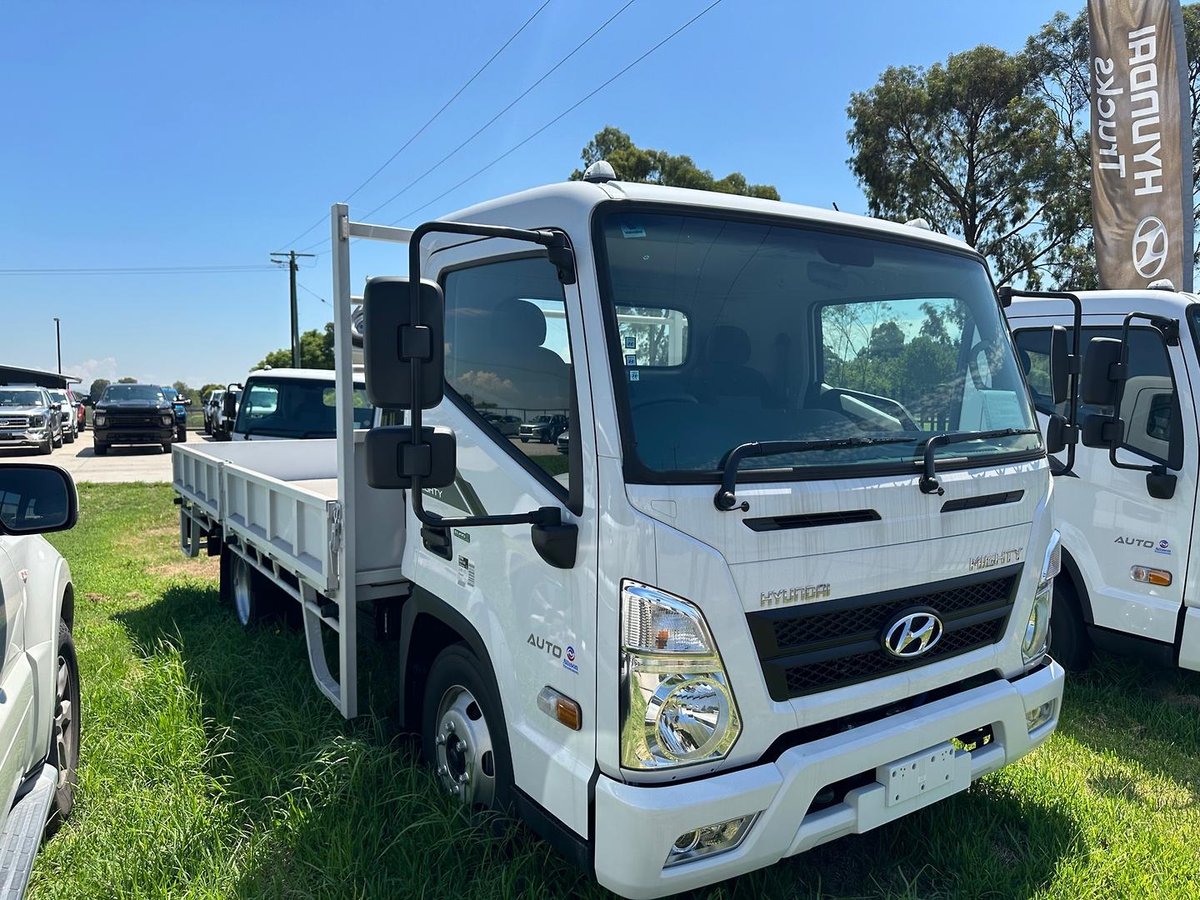 2023 Hyundai Mighty EX4/6 Tray White