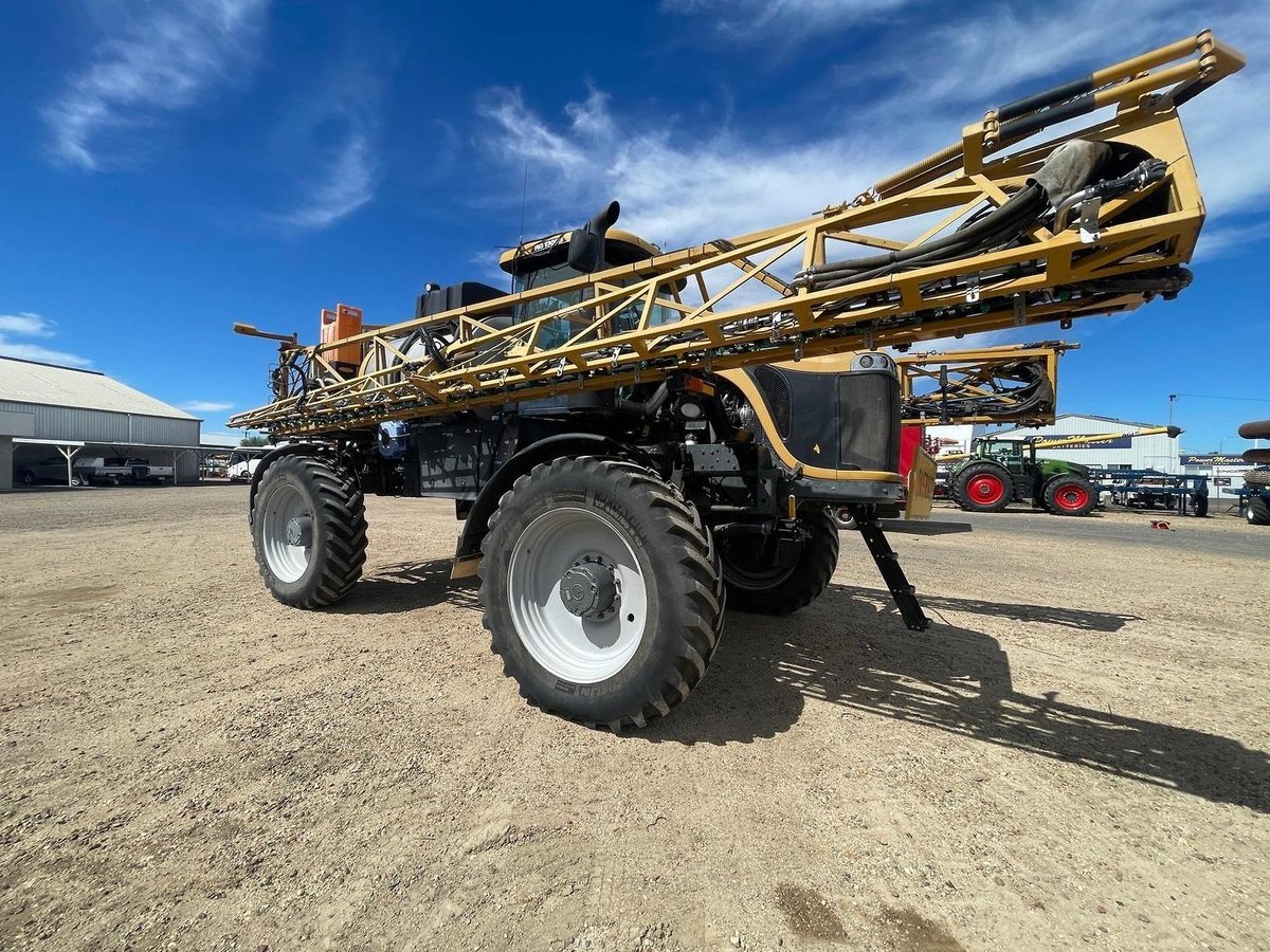 2016 Rogator 1300B image 9