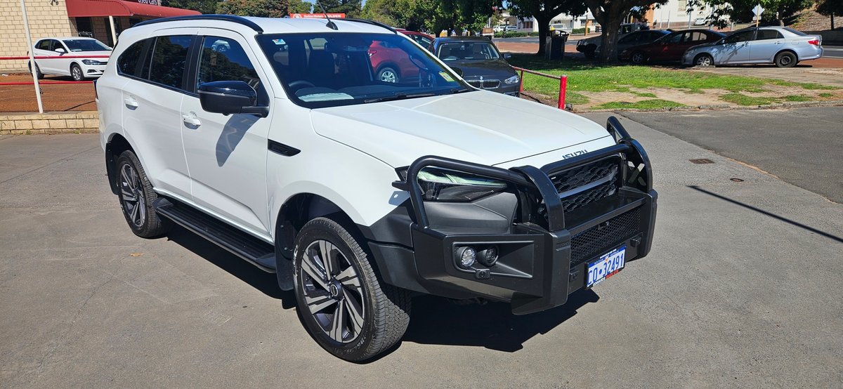 2025 Isuzu MU-X LS-T MY25 White