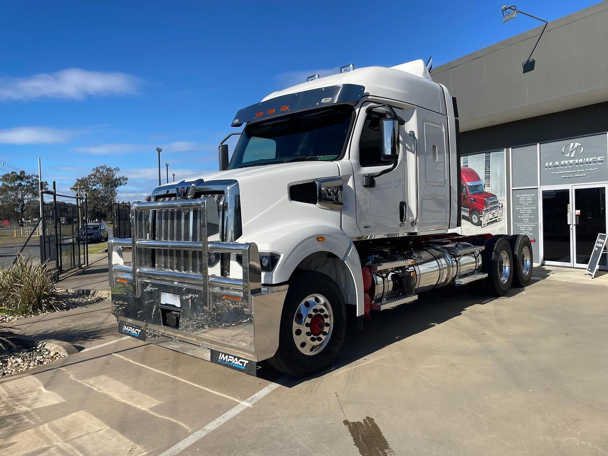 2024 Western Star 48X 48" Sleeper Prime Mover With Dovetail & Bullbar image 11
