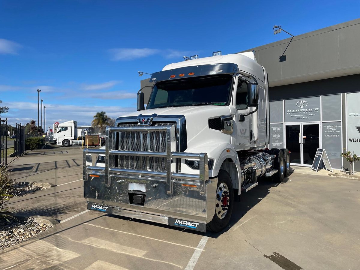 2024 Western Star 48X 48" Sleeper Prime Mover With Dovetail & Bullbar image 12