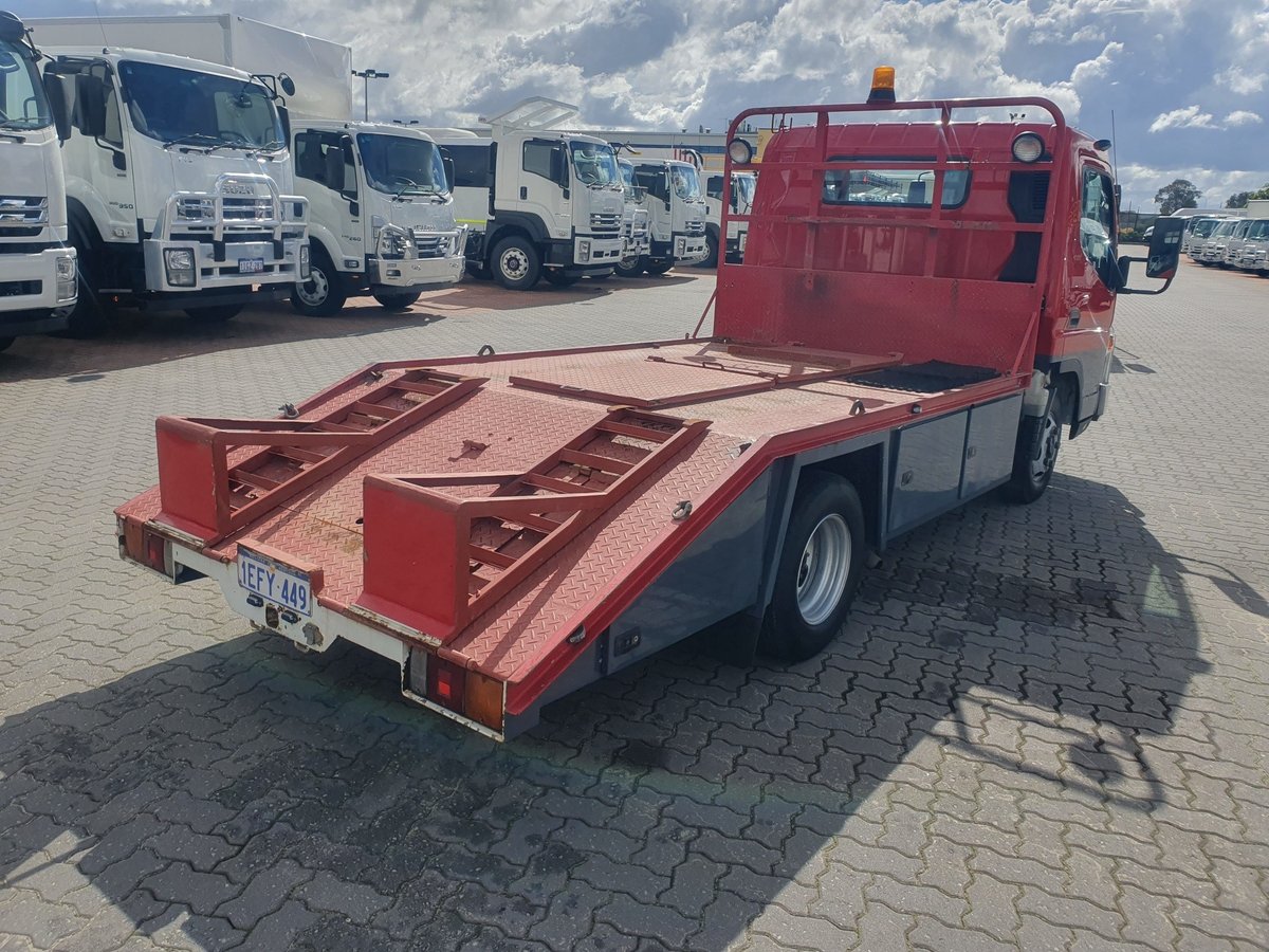 2013 Fuso Canter 515 Wide 2 Ton Beavertail And Ramps image 13