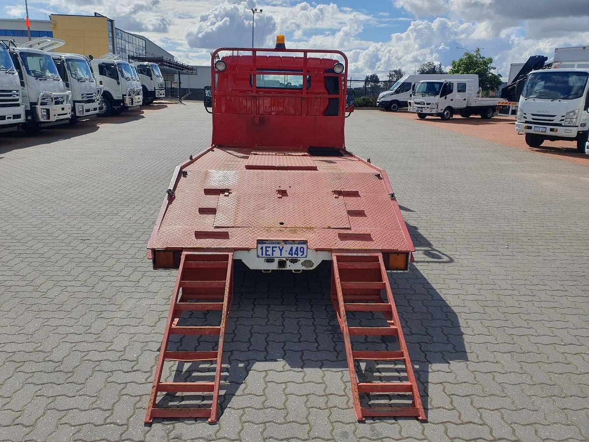 2013 Fuso Canter 515 Wide 2 Ton Beavertail And Ramps image 23