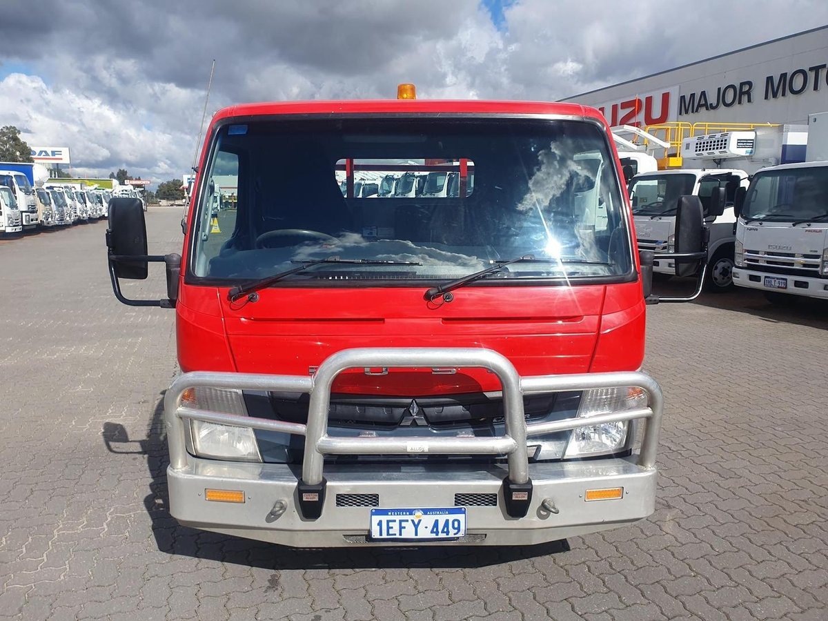 2013 Fuso Canter 515 Wide 2 Ton Beavertail And Ramps image 11