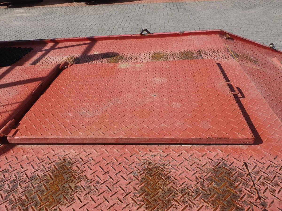 2013 Fuso Canter 515 Wide 2 Ton Beavertail And Ramps image 24