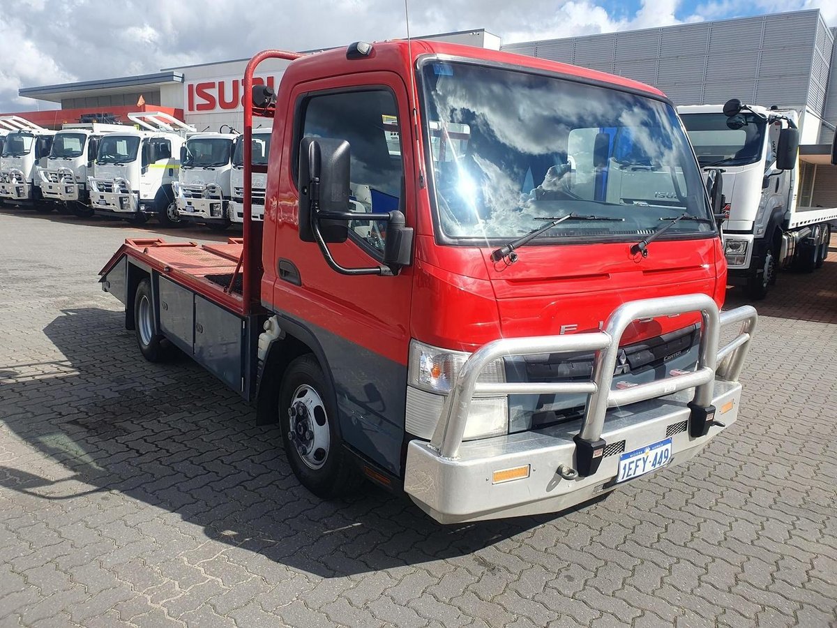 2013 Fuso Canter 515 Wide 2 Ton Beavertail And Ramps image 8