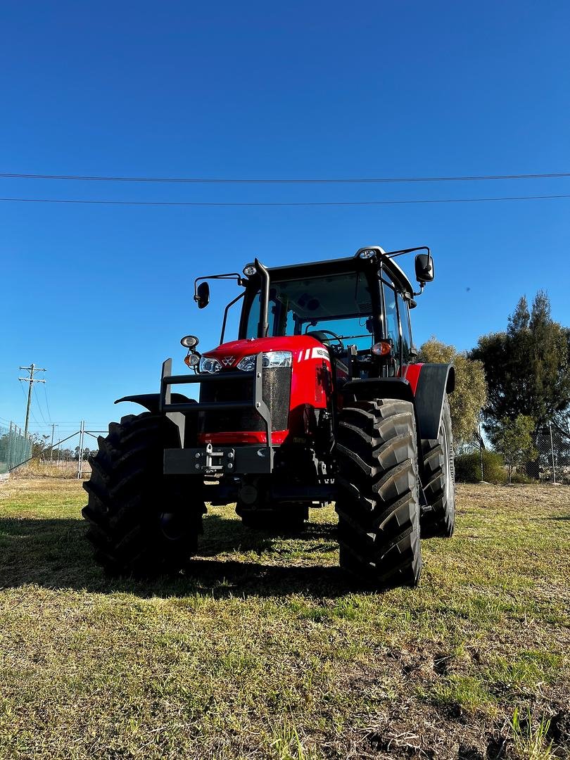 2023 Massey Ferguson 5710 Es.Cab image 2