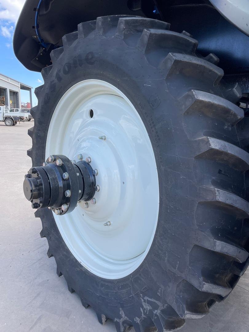 2024 New Holland T8.410 image 4
