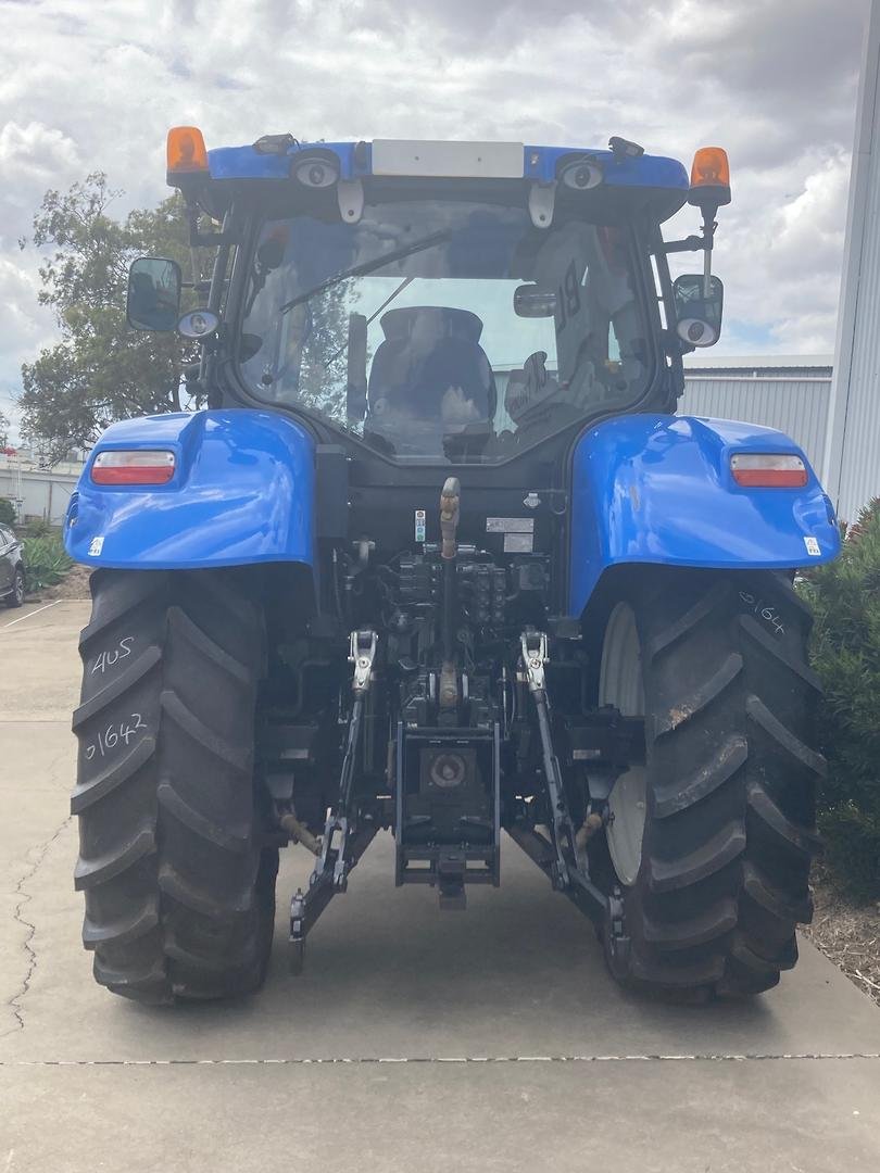 2016 New Holland T6.140 image 25
