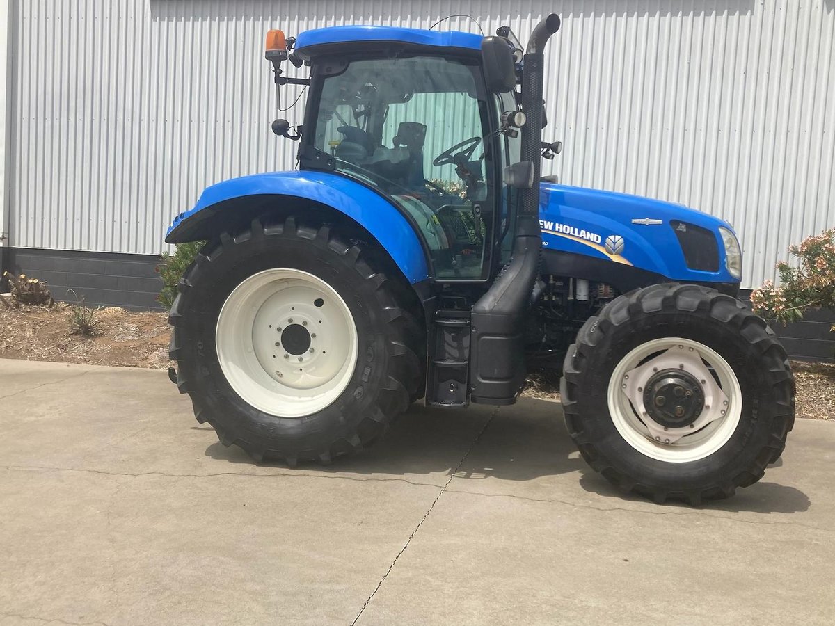 2016 New Holland T6.140 image 5