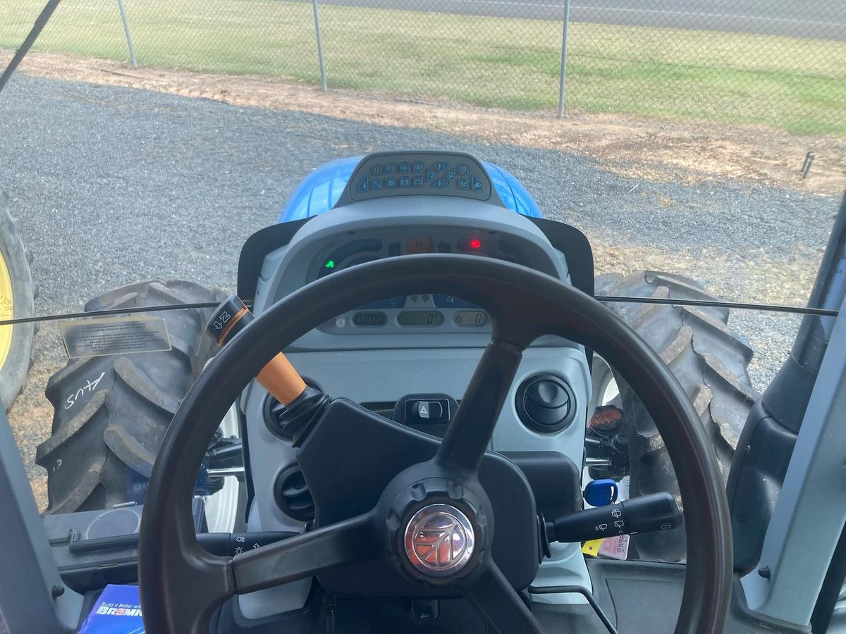 2016 New Holland T6.140 image 16