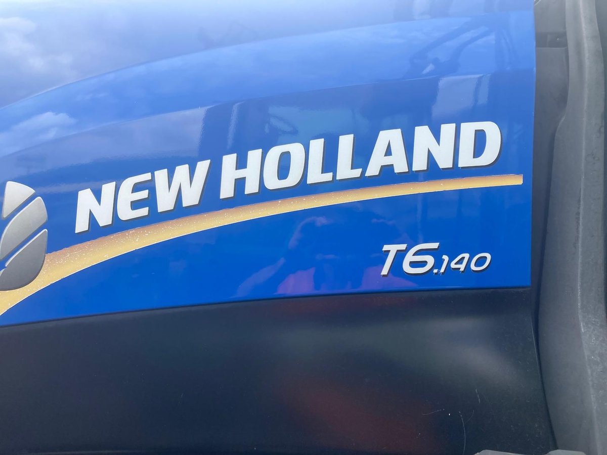 2016 New Holland T6.140 image 23