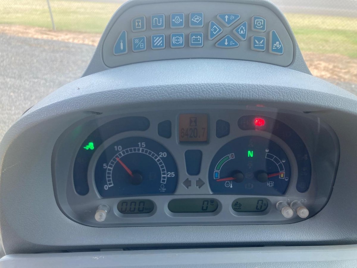 2016 New Holland T6.140 image 18