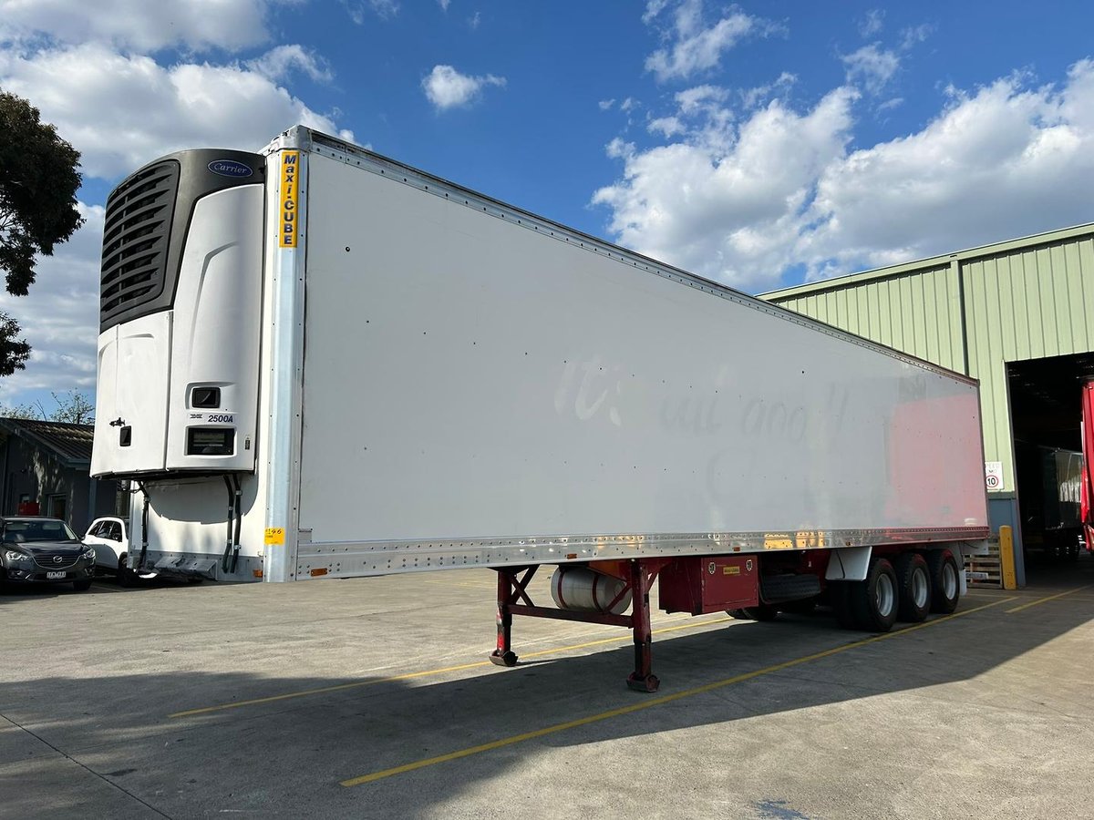 2004 Maxitrans St3 Od 24 Pallet Chiller Van, Roll Door 4.3M