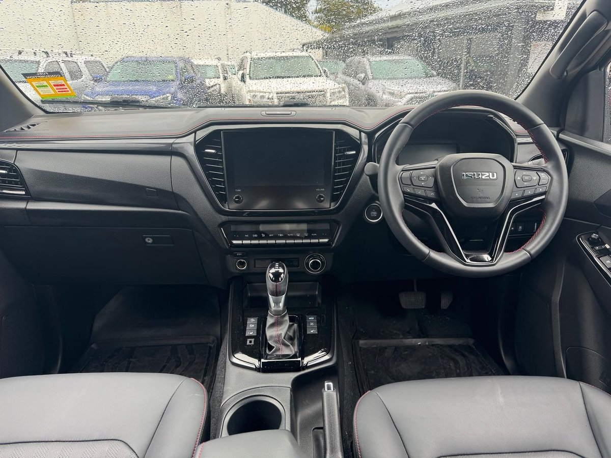 2026 Isuzu D-MAX X-TERRAIN MY25.5 4X4 Dual Range image 12
