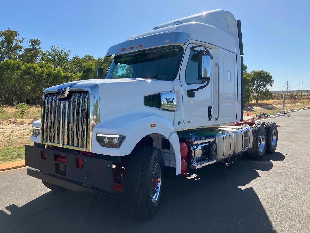 2024 Western Star 49X 600Hp 48 Mid Roof Sleeper 140T Gcm