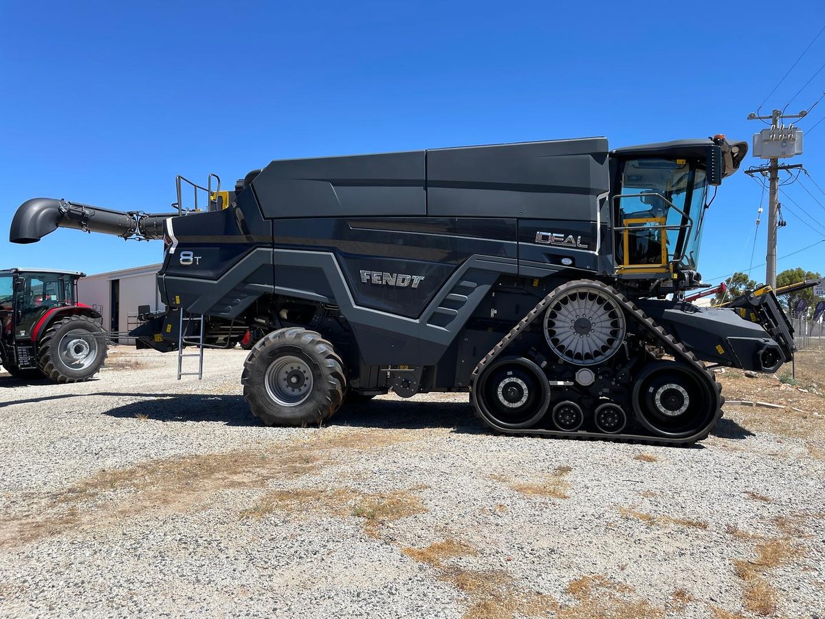 0 FENDT Ideal 8T Twin Rotor Harvester