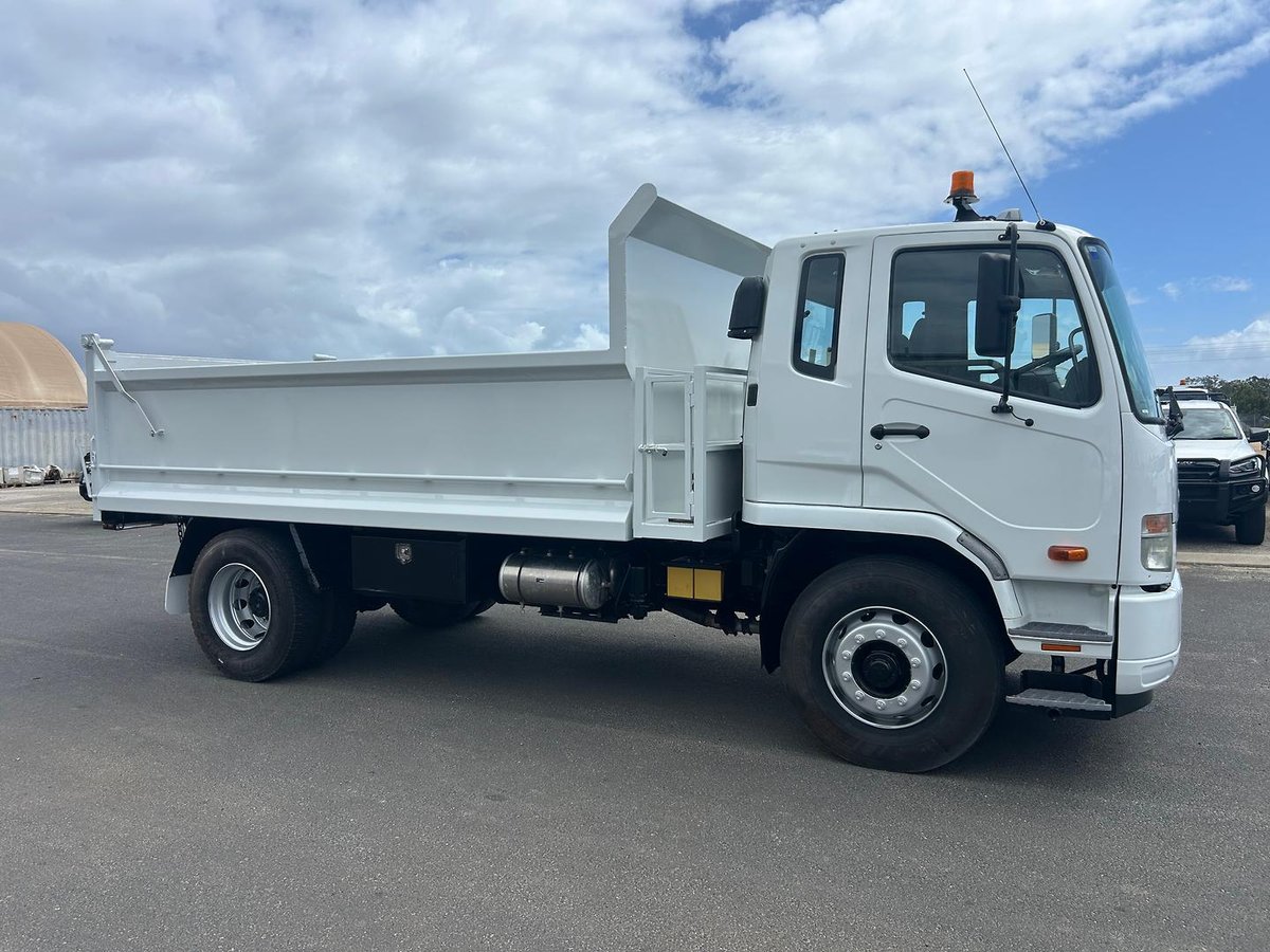 2017 Mitsubishi Fm FUSO FM 1627, MANUAL, TIPPER, LOW KM image 12