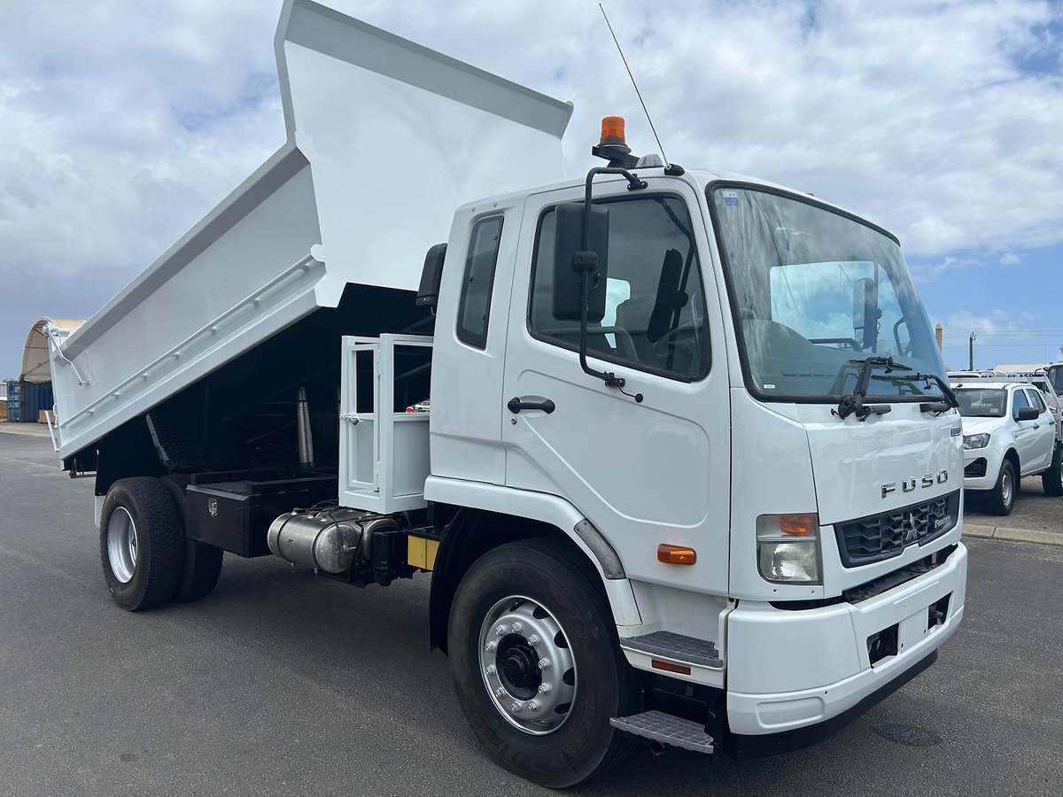 2017 Mitsubishi Fm FUSO FM 1627, MANUAL, TIPPER, LOW KM image 7