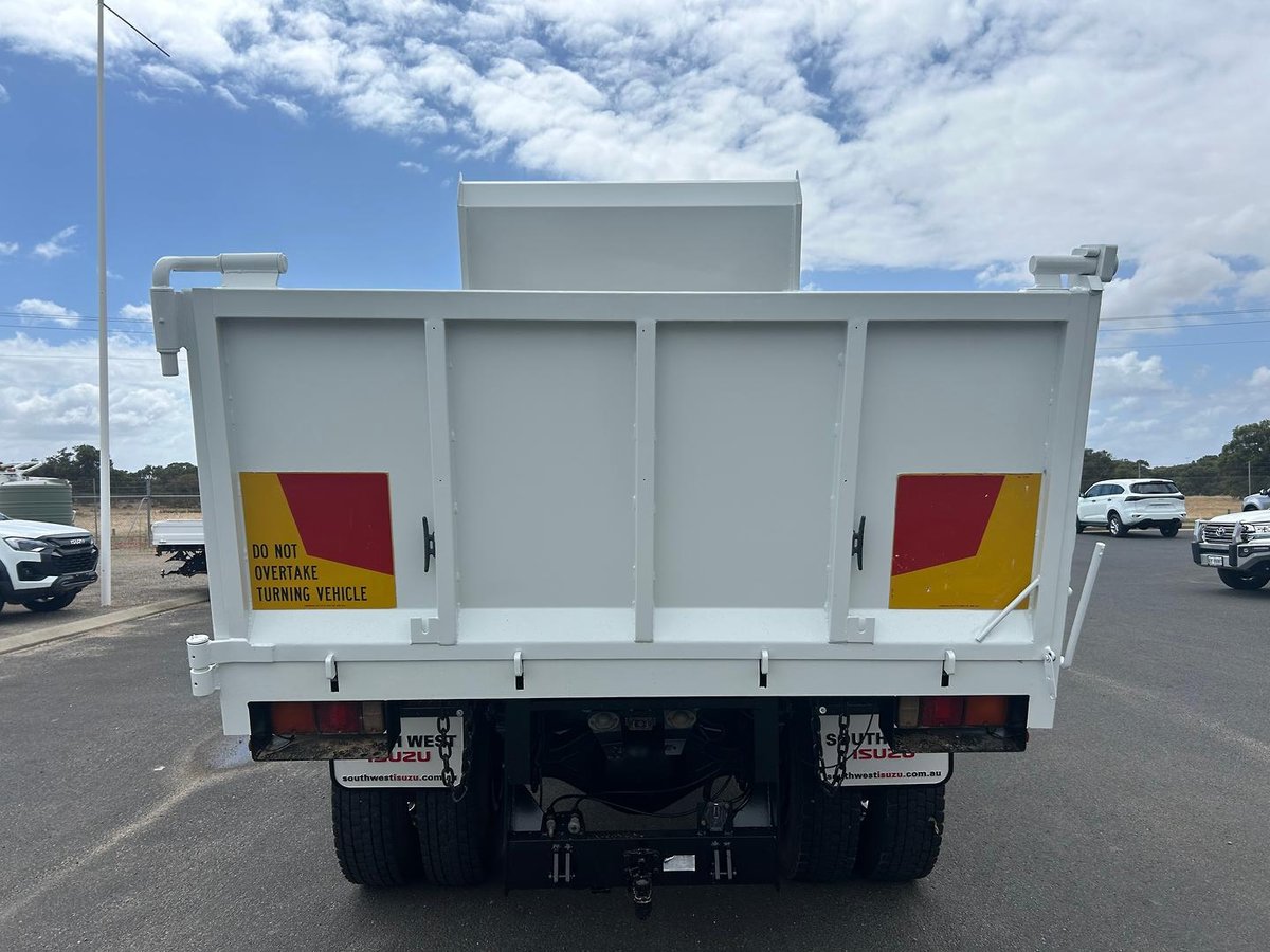 2017 Mitsubishi Fm FUSO FM 1627, MANUAL, TIPPER, LOW KM image 14