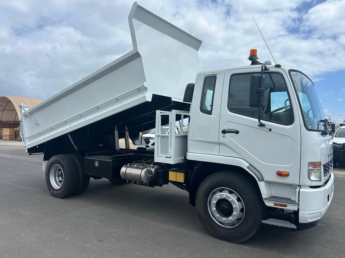 2017 Mitsubishi Fm FUSO FM 1627, MANUAL, TIPPER, LOW KM image 6